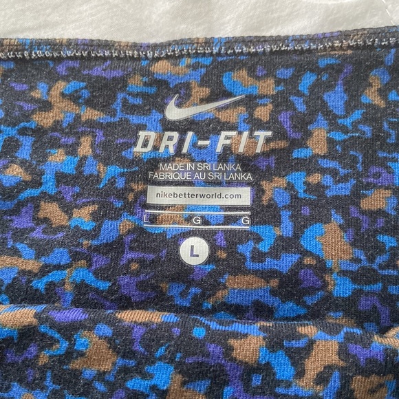 NIKE Women’s Dri-Fit Legging (Capri) - Picture 4 of 14